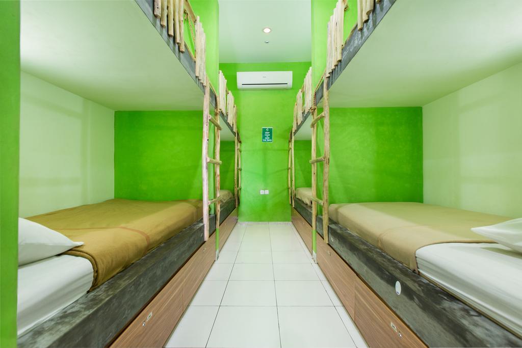 The Eco-Living Hostel Dempassar Exterior foto