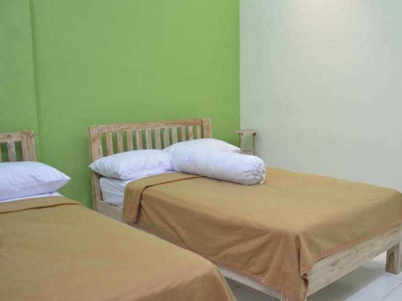 The Eco-Living Hostel Dempassar Exterior foto